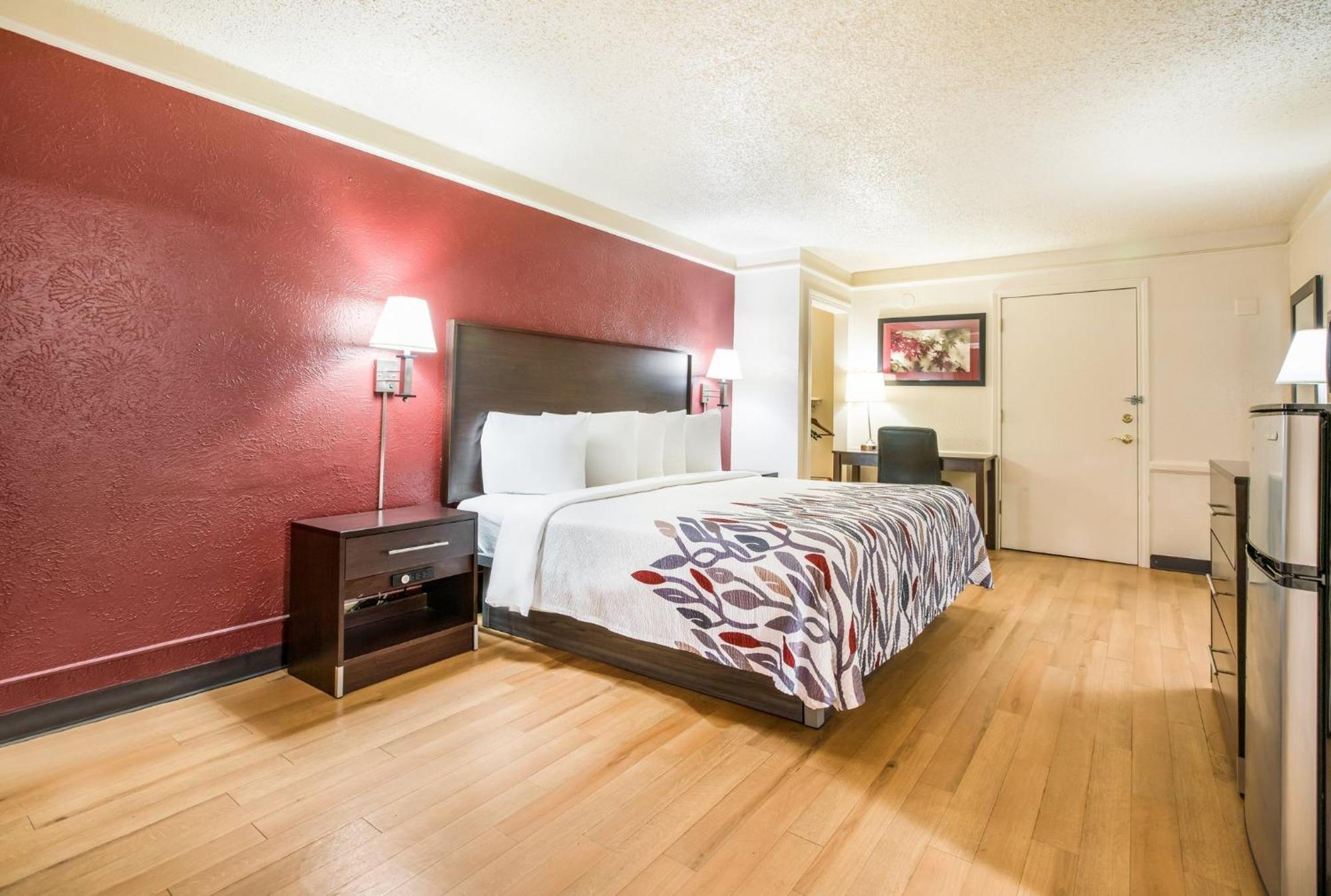 Red Roof Inn North Dallas - Park Central מראה חיצוני תמונה