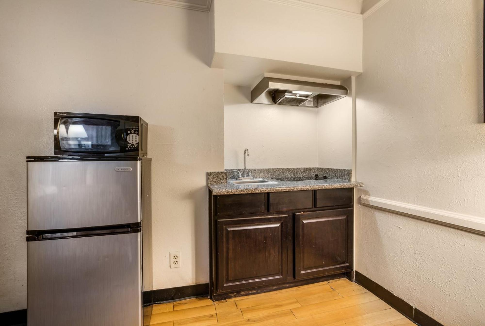 Red Roof Inn North Dallas - Park Central מראה חיצוני תמונה