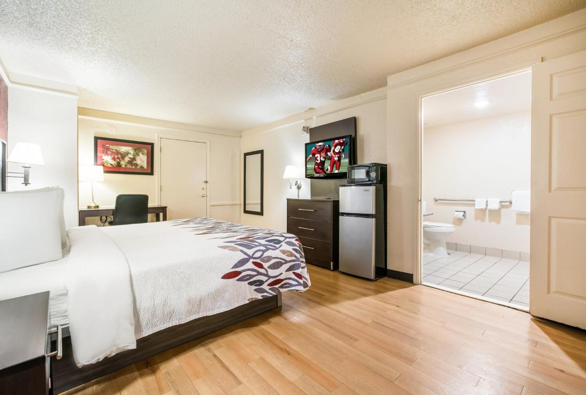 Red Roof Inn North Dallas - Park Central מראה חיצוני תמונה