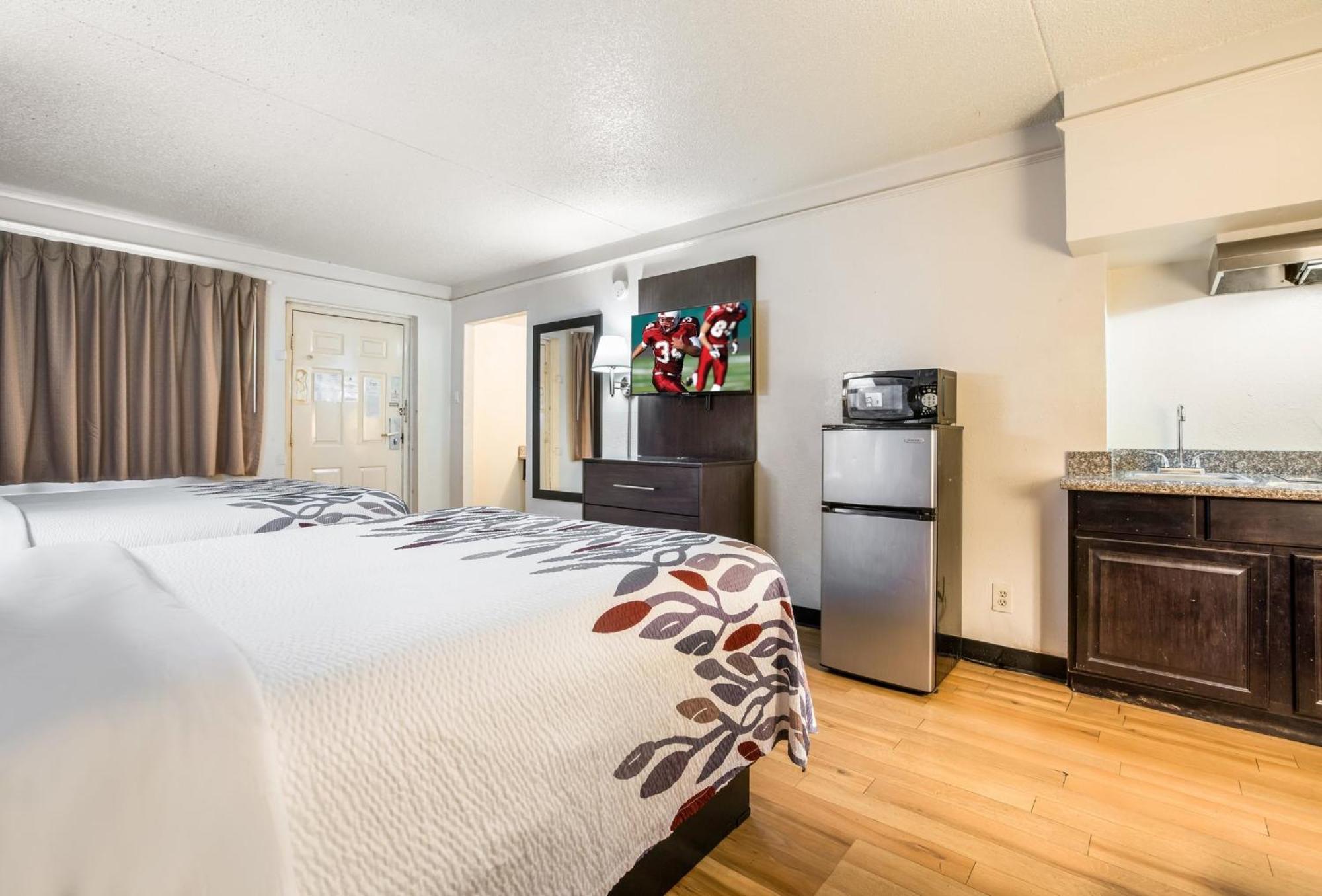 Red Roof Inn North Dallas - Park Central מראה חיצוני תמונה