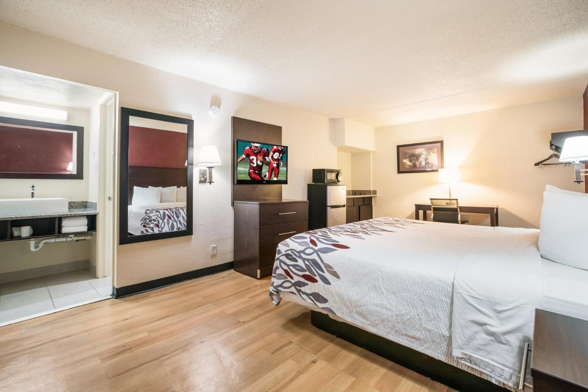 Red Roof Inn North Dallas - Park Central מראה חיצוני תמונה