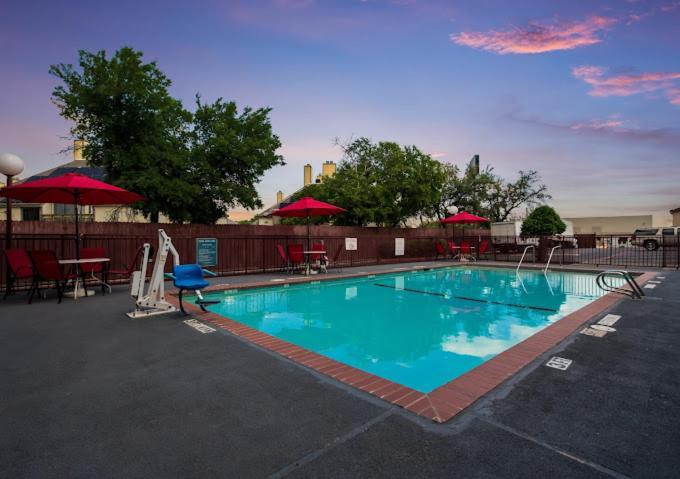 Red Roof Inn North Dallas - Park Central מראה חיצוני תמונה